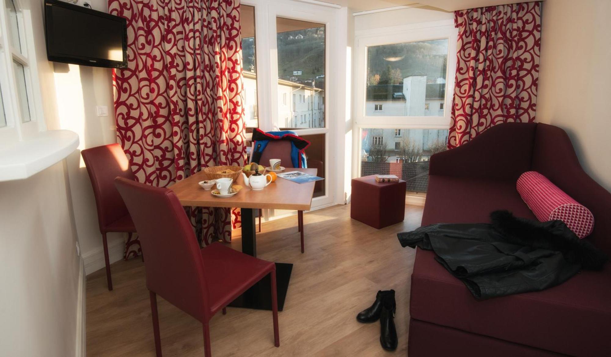 Hotel Les Vallees Labellemontagne ラ・ブレス エクステリア 写真