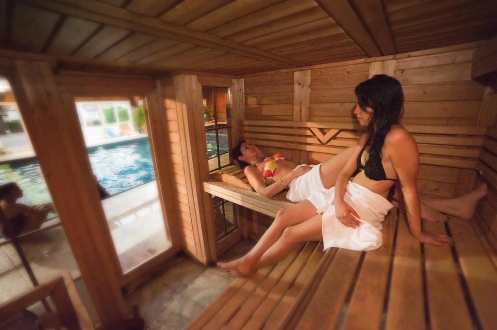 Hotel Les Vallees Labellemontagne ラ・ブレス エクステリア 写真