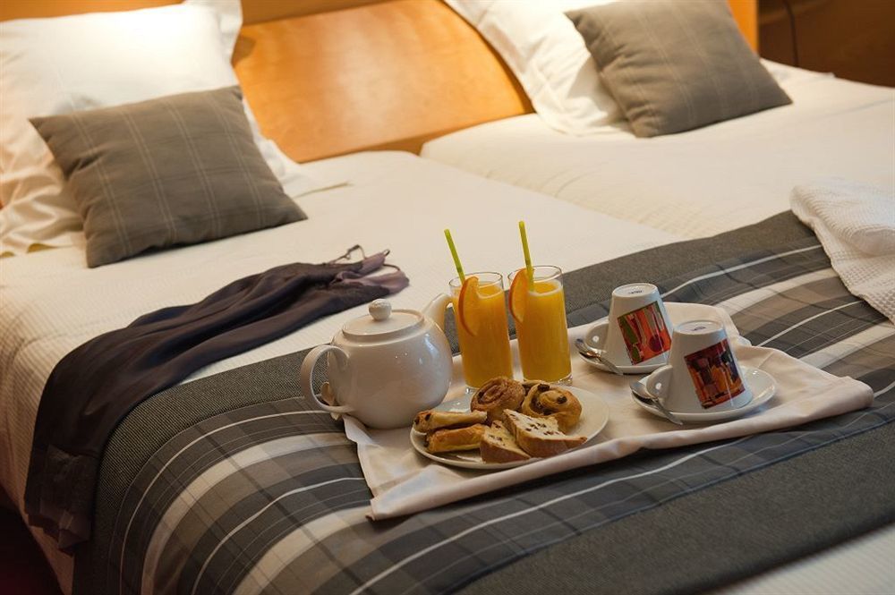Hotel Les Vallees Labellemontagne ラ・ブレス エクステリア 写真
